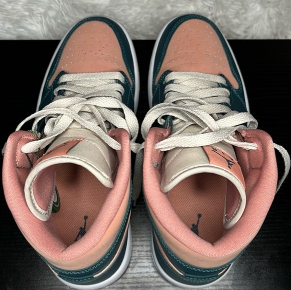 NIKE Jordan 1 Mid Dark Teal Green - Size 8.5W - Picture 4 of 5